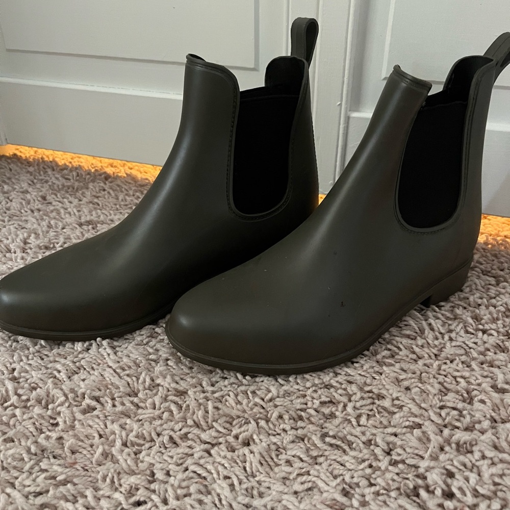 Womens dark green short rain boots